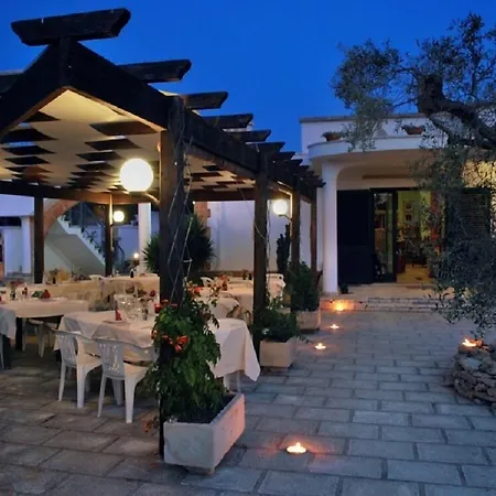 Vakantieboerderij Masseria Il Sorriso Degli Ulivi - Dimora Di Charme *